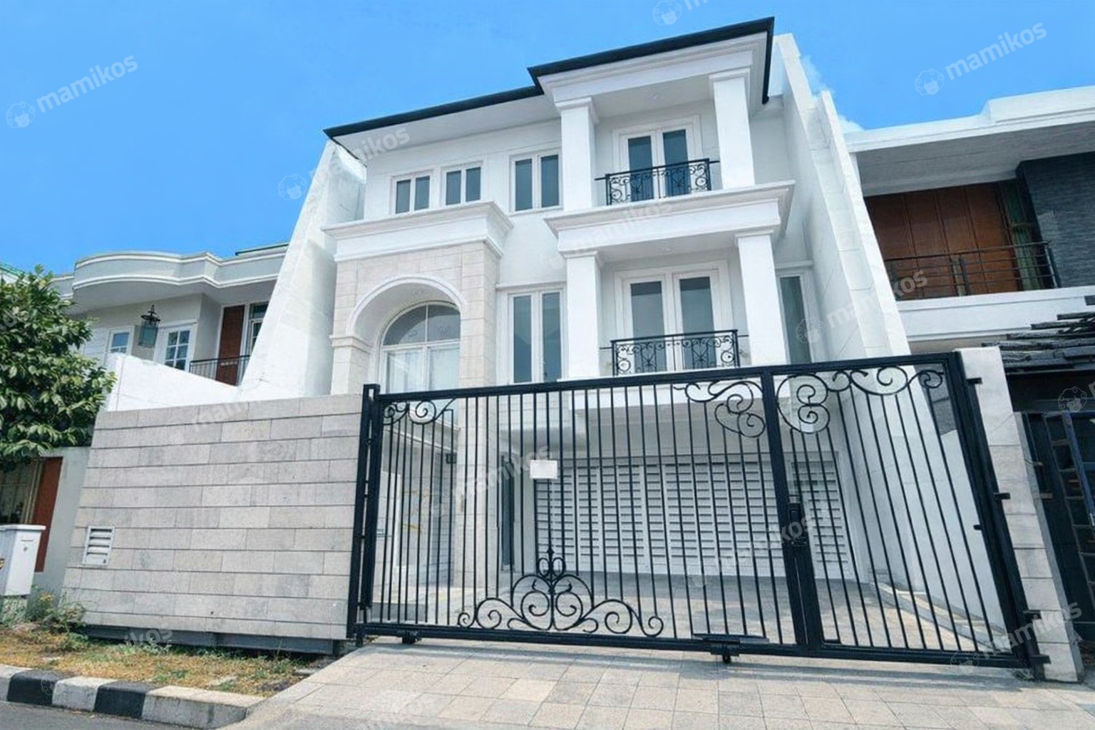Rumah Sertifikat SHM 4 Kamar Tidur 3 Kamar Mandi Puri Indah Jakarta Barat