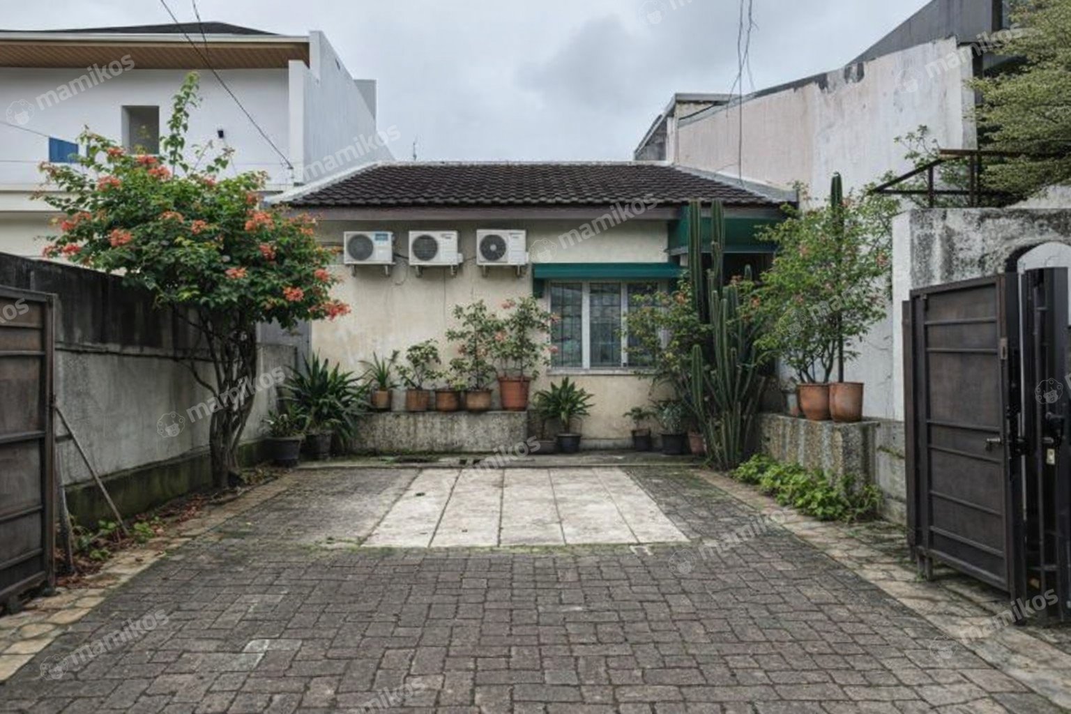 Rumah Sertifikat SHM 3 Kamar Tidur 3 Kamar Mandi Cirendeu Jakarta Selatan