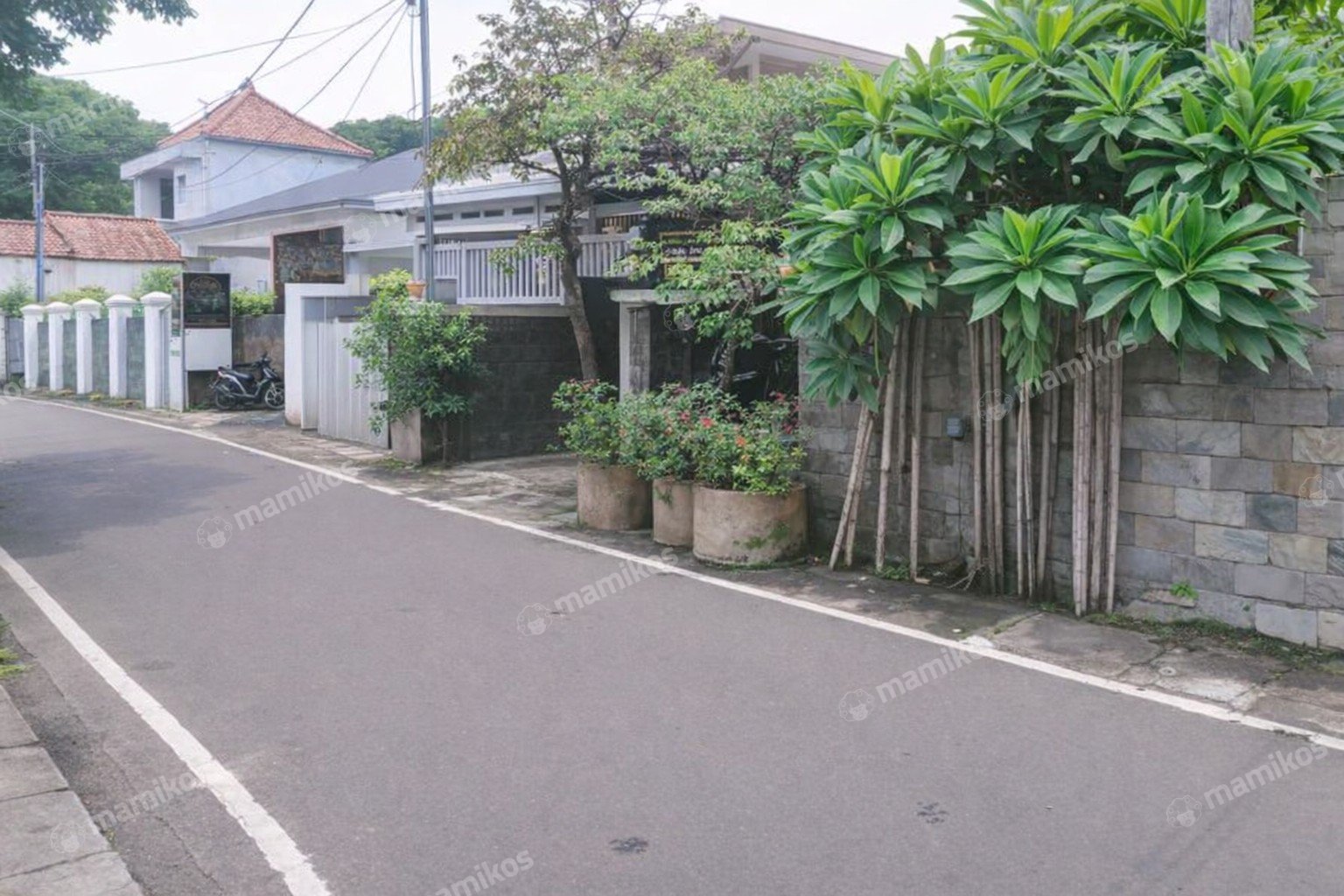 Rumah Sertifikat SHM 4 Kamar Tidur 4 Kamar Mandi Cipayung Jakarta Timur