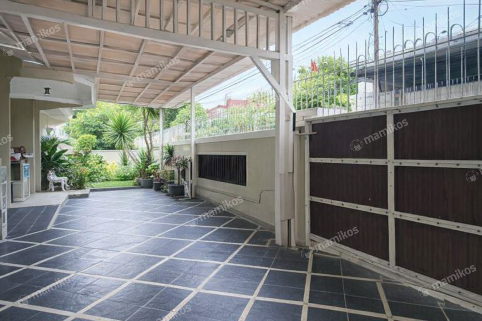Rumah Sertifikat SHM 4 Kamar Tidur 3 Kamar Mandi Jalan Panjang Jakarta Barat