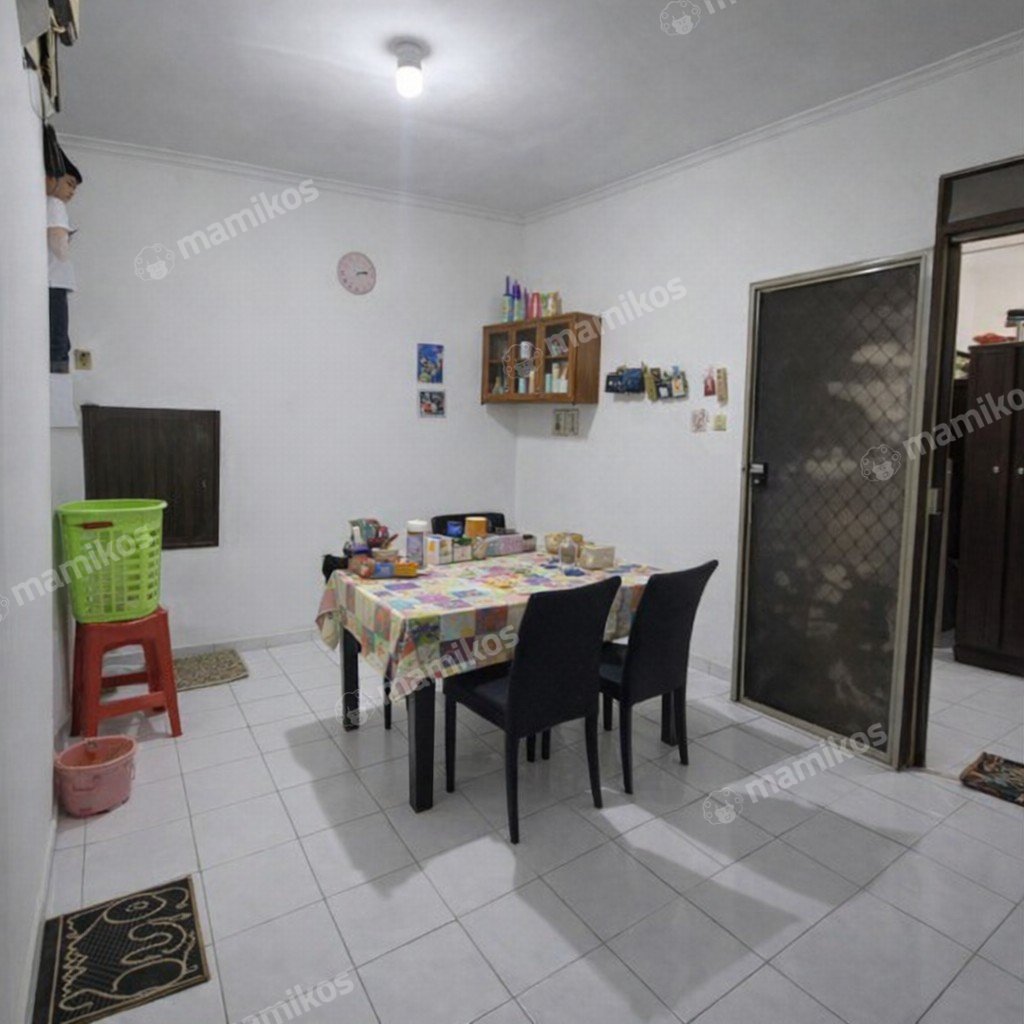 Rumah Sertifikat SHM 4 Kamar Tidur 2 Kamar Mandi Taman Ratu Jakarta Barat - Photo 5